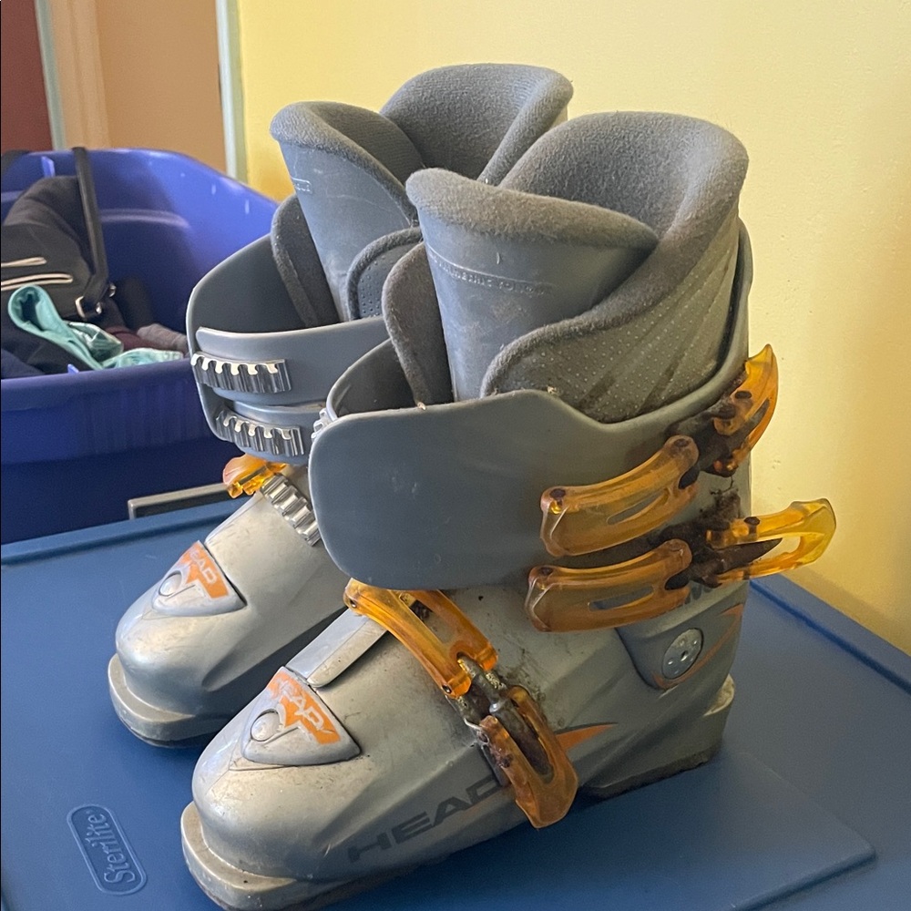 Head Gray Ski Boots with Amber Buckles - Picture 2 of 5